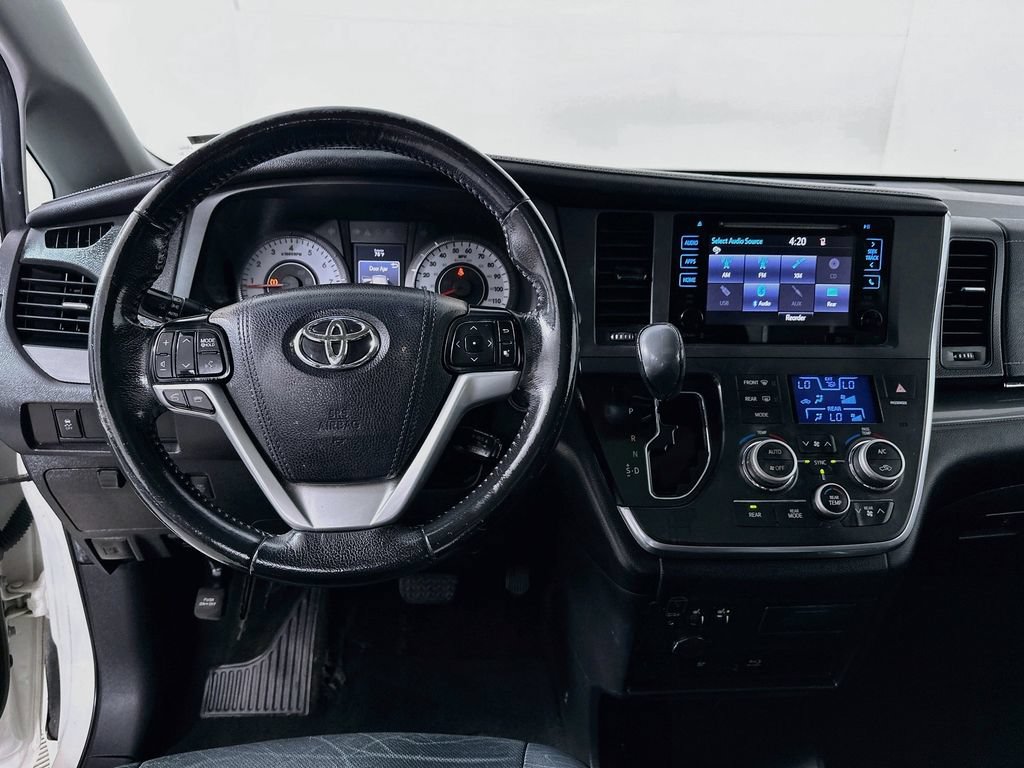 Used 2015 Toyota Sienna SE Premium FWD image 18