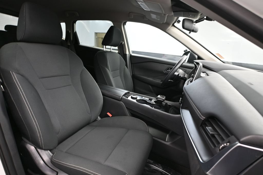 Used 2024 Nissan Rogue S AWD/4WD image 39
