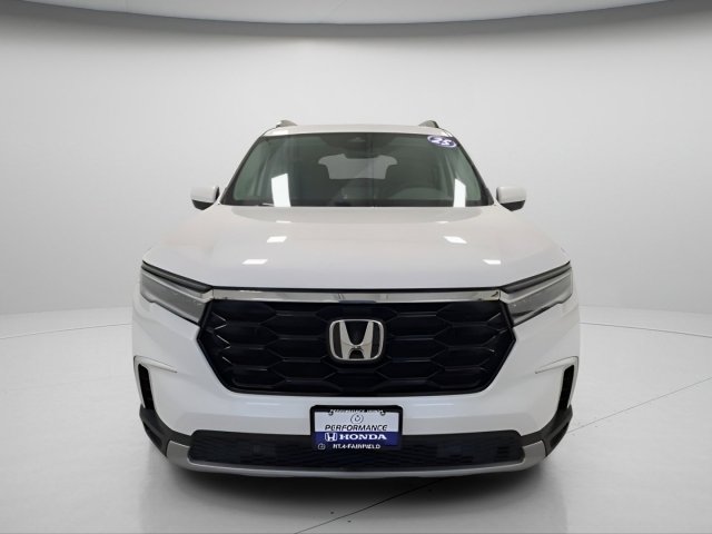 Used 2025 Honda Pilot Touring image 9