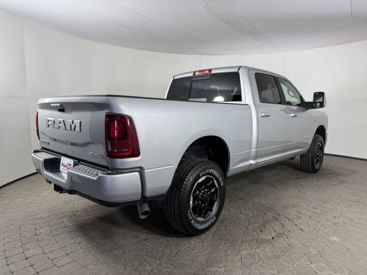 Used 2026 RAM 2500 Laramie AWD/4WD image 9