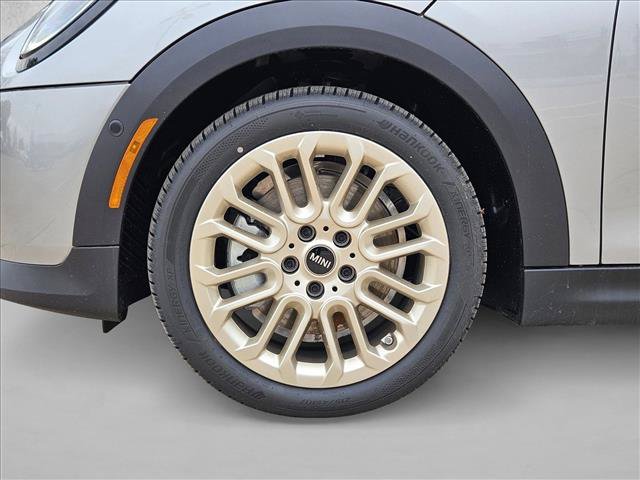 Used 2026 MINI Cooper 2-Door Hardtop FWD image 9