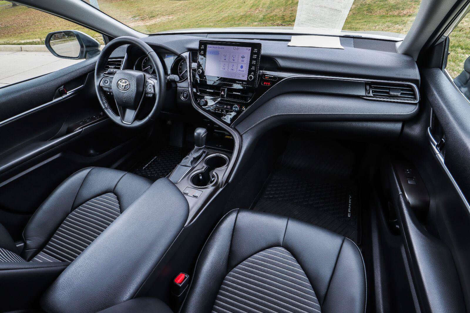 Used 2023 Toyota Camry SE FWD image 32