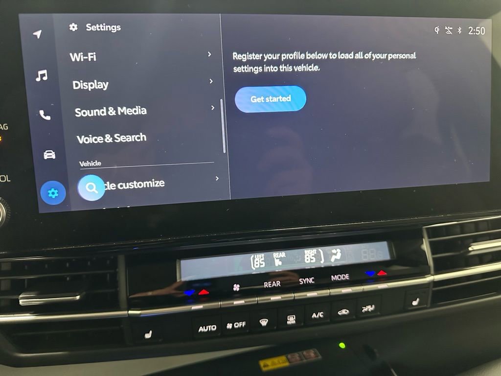 Used 2025 Toyota Sienna XLE image 37