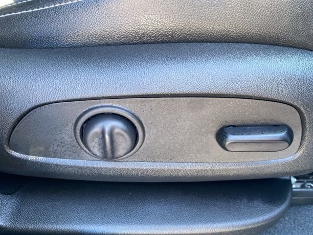 Used 2022 GMC Terrain SLT image 40