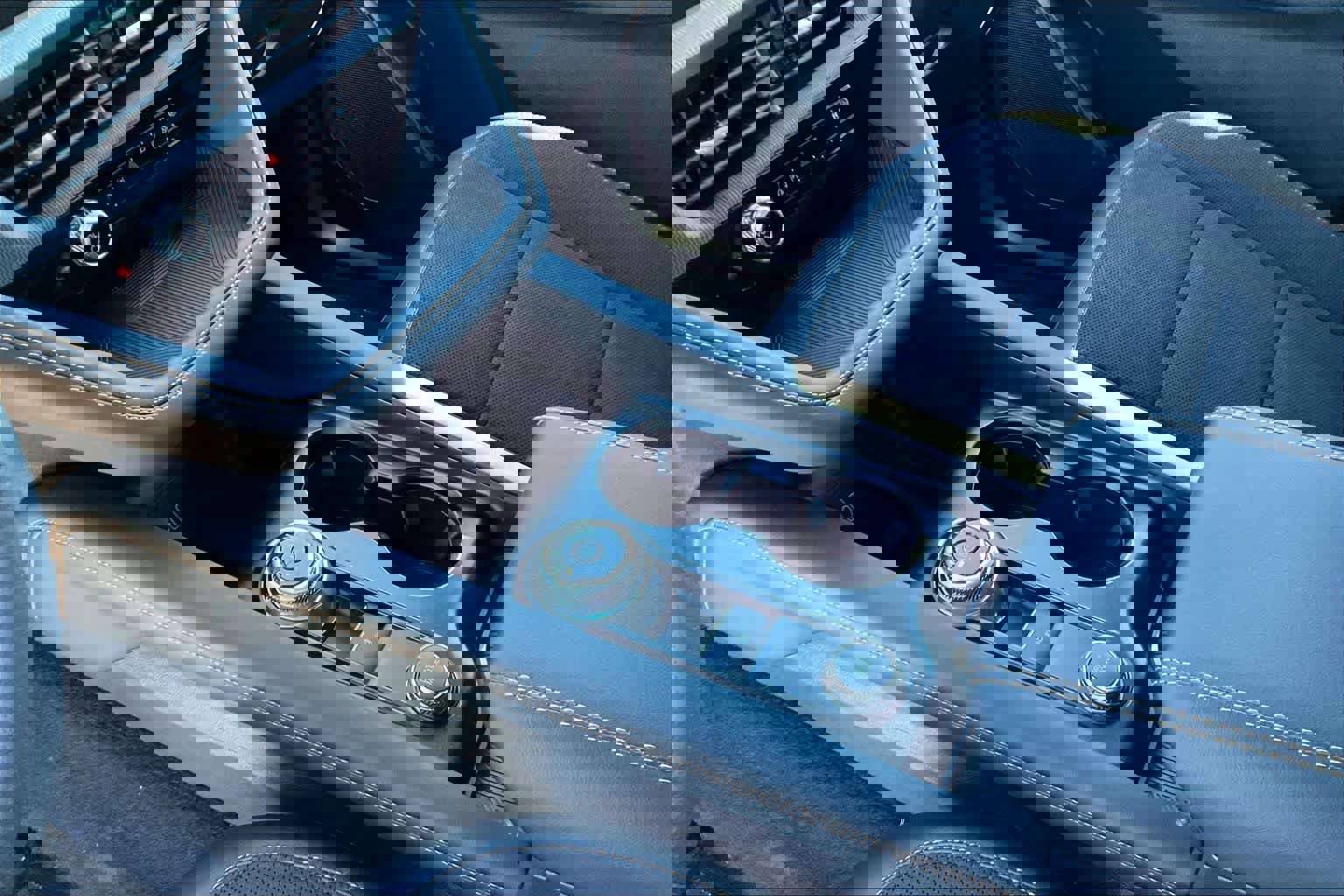 New 2026 Ford Explorer Tremor w/ Tremor Convenience Package image 7