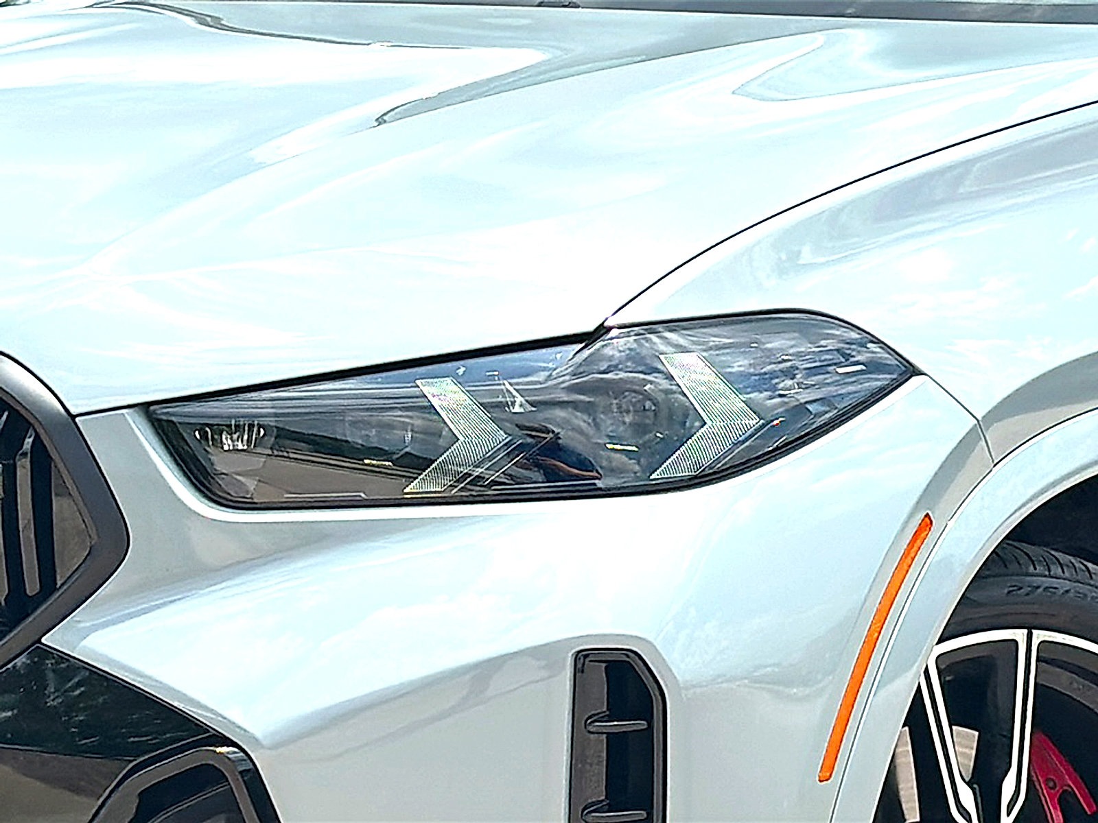 Certified 2025 BMW X6 M60i AWD/4WD image 4