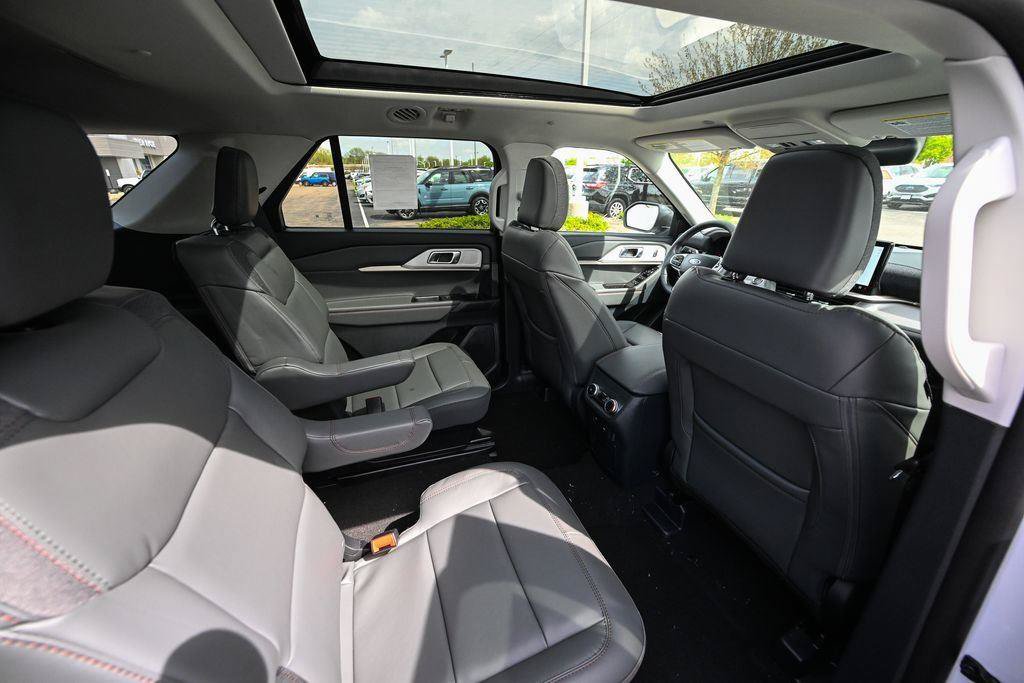 New 2026 Ford Explorer Active w/ Active Comfort Package AWD/4WD image 25