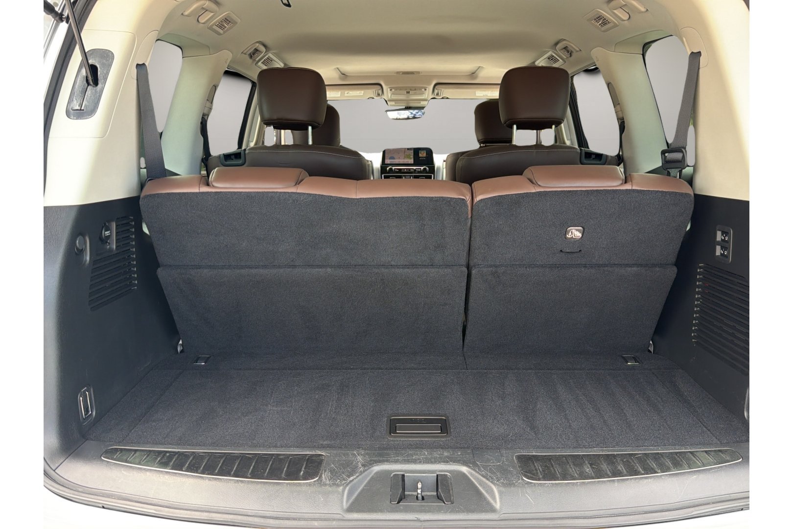 Used 2023 INFINITI QX80 Premium Select w/ Cargo Package AWD/4WD image 18