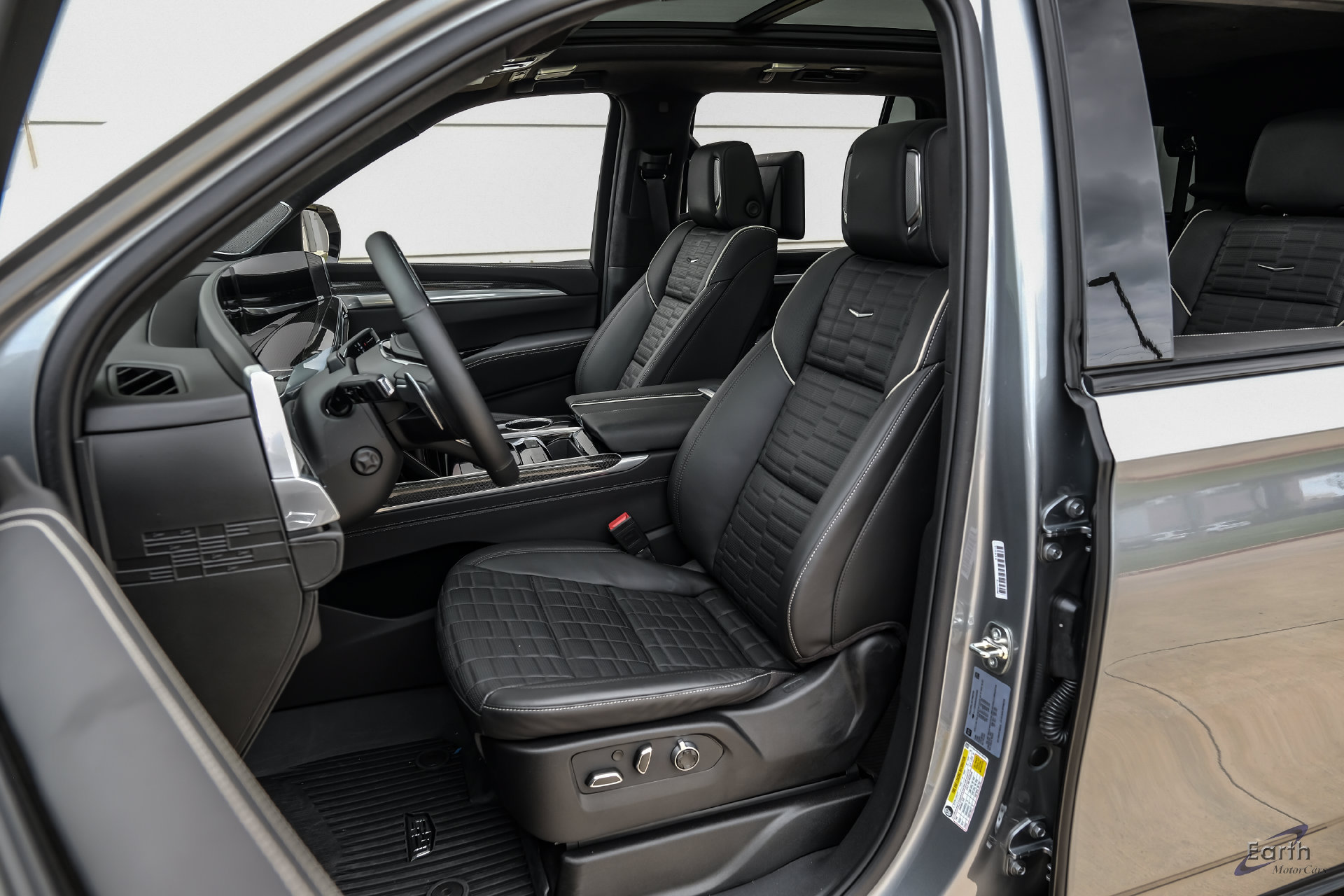 Used 2025 Cadillac Escalade V w/ LPO, Floor Liner Package AWD/4WD image 36