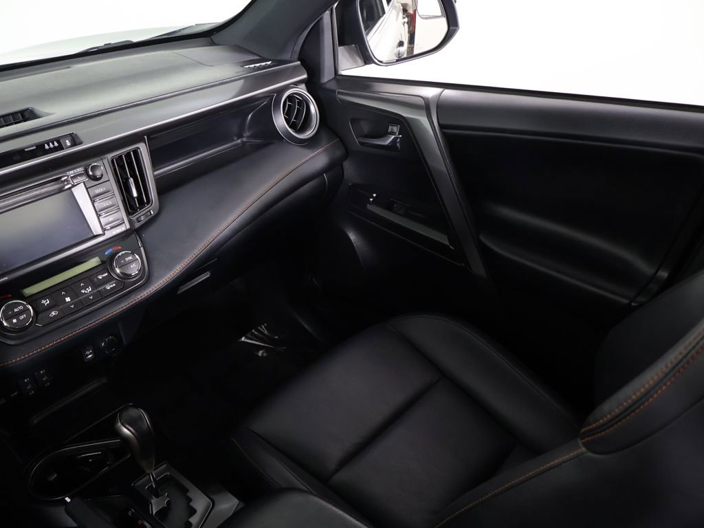 Used 2018 Toyota RAV4 SE w/ All Weather Liner Package image 36