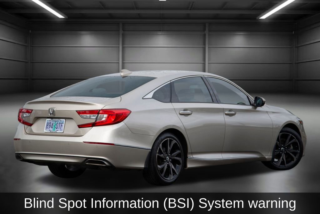 Used 2018 Honda Accord Touring image 9