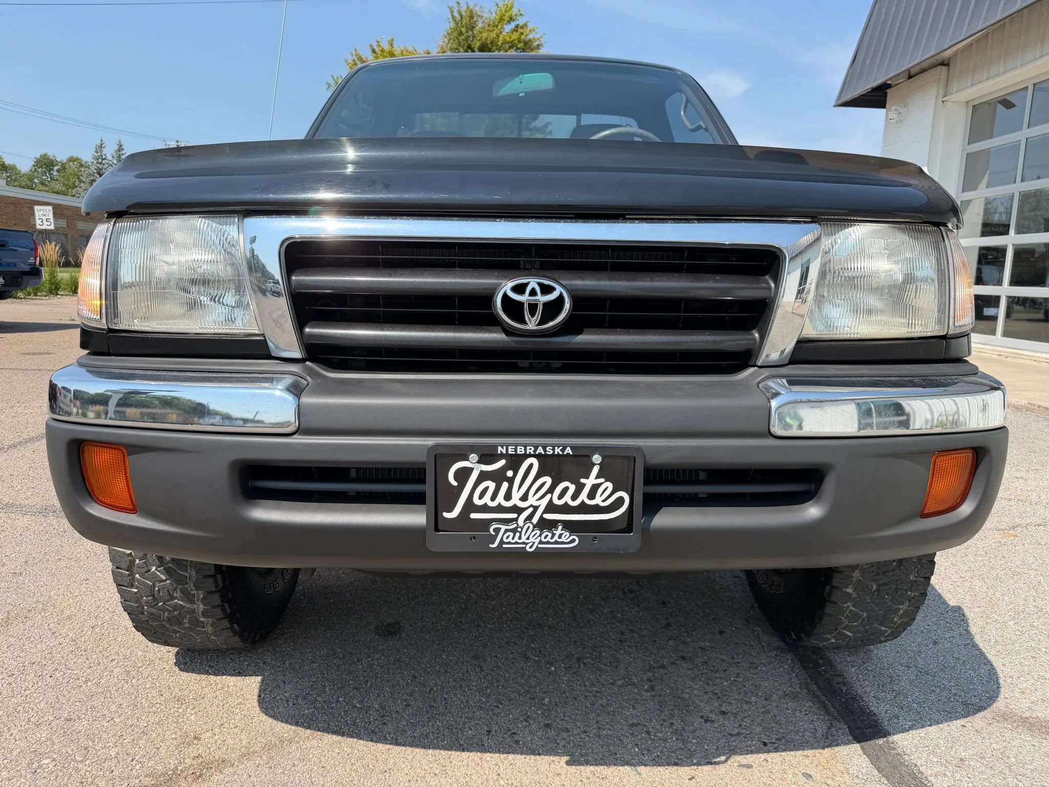 Used 2000 Toyota Tacoma 4x4 Regular Cab w/ Value Edition Plus Pkg image 3