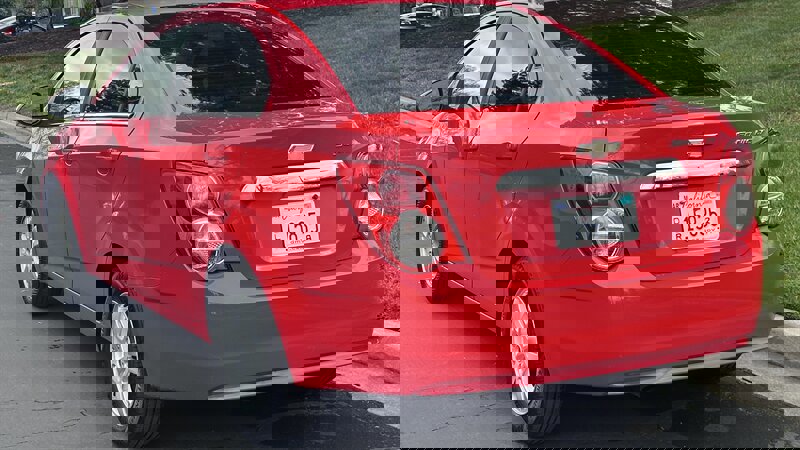 Used 2015 Chevrolet Sonic LT image 7