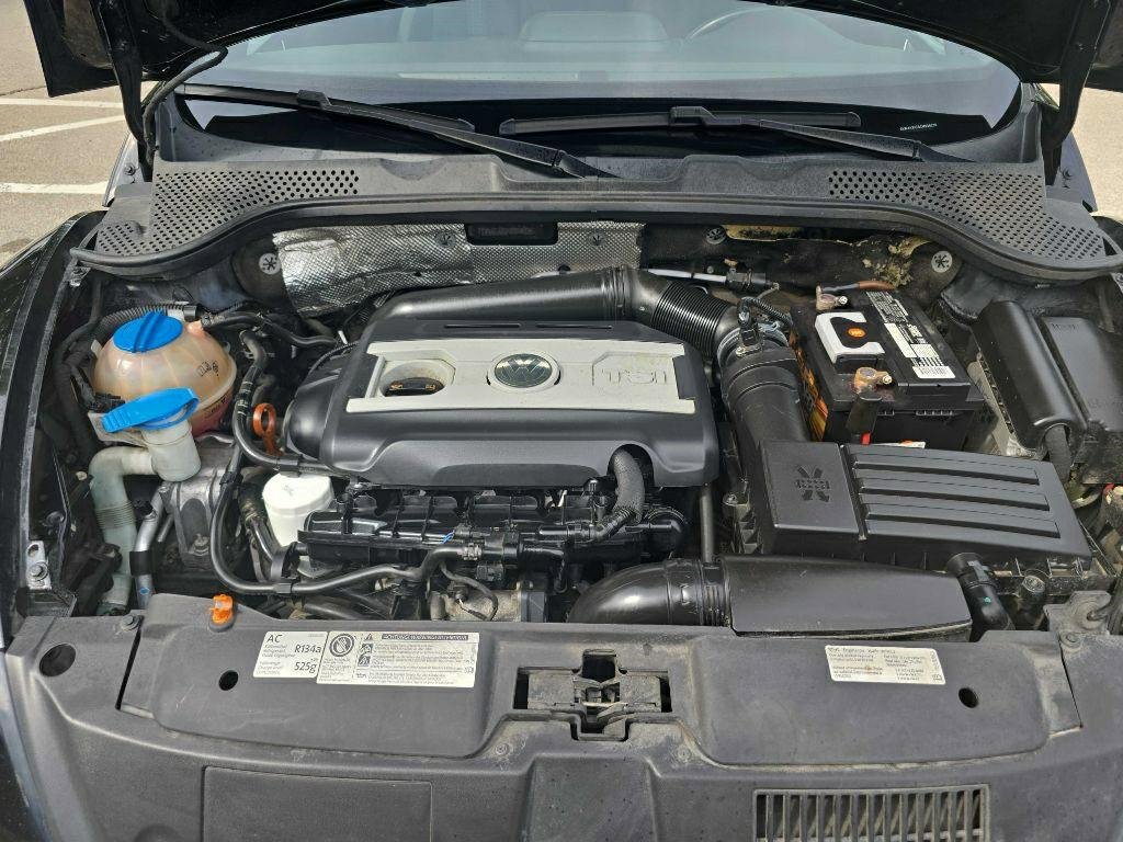 Used 2012 Volkswagen Beetle 2.0T image 34