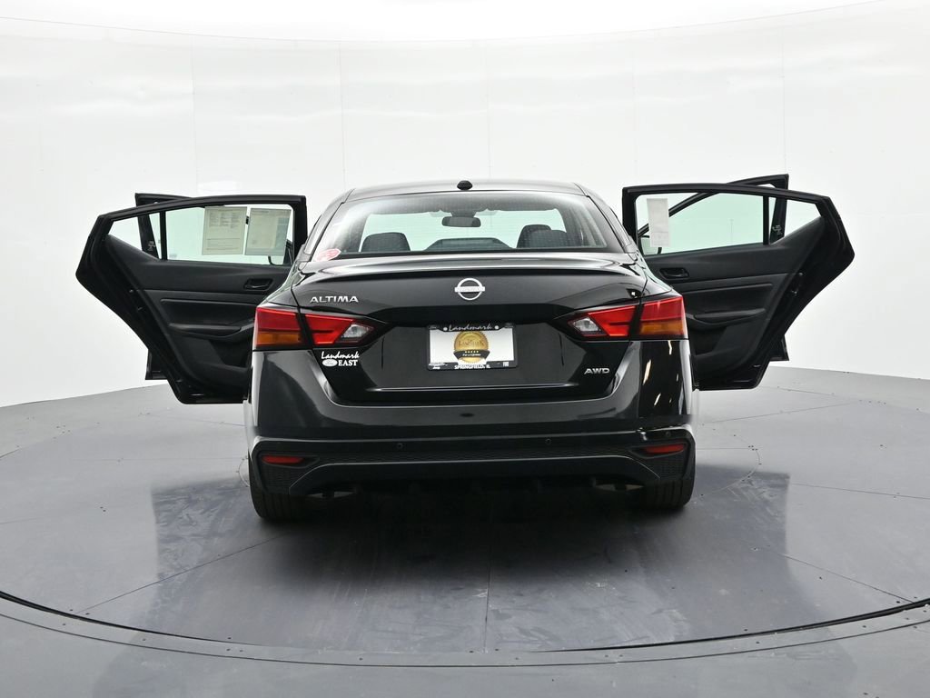 Used 2025 Nissan Altima 2.5 SV image 28