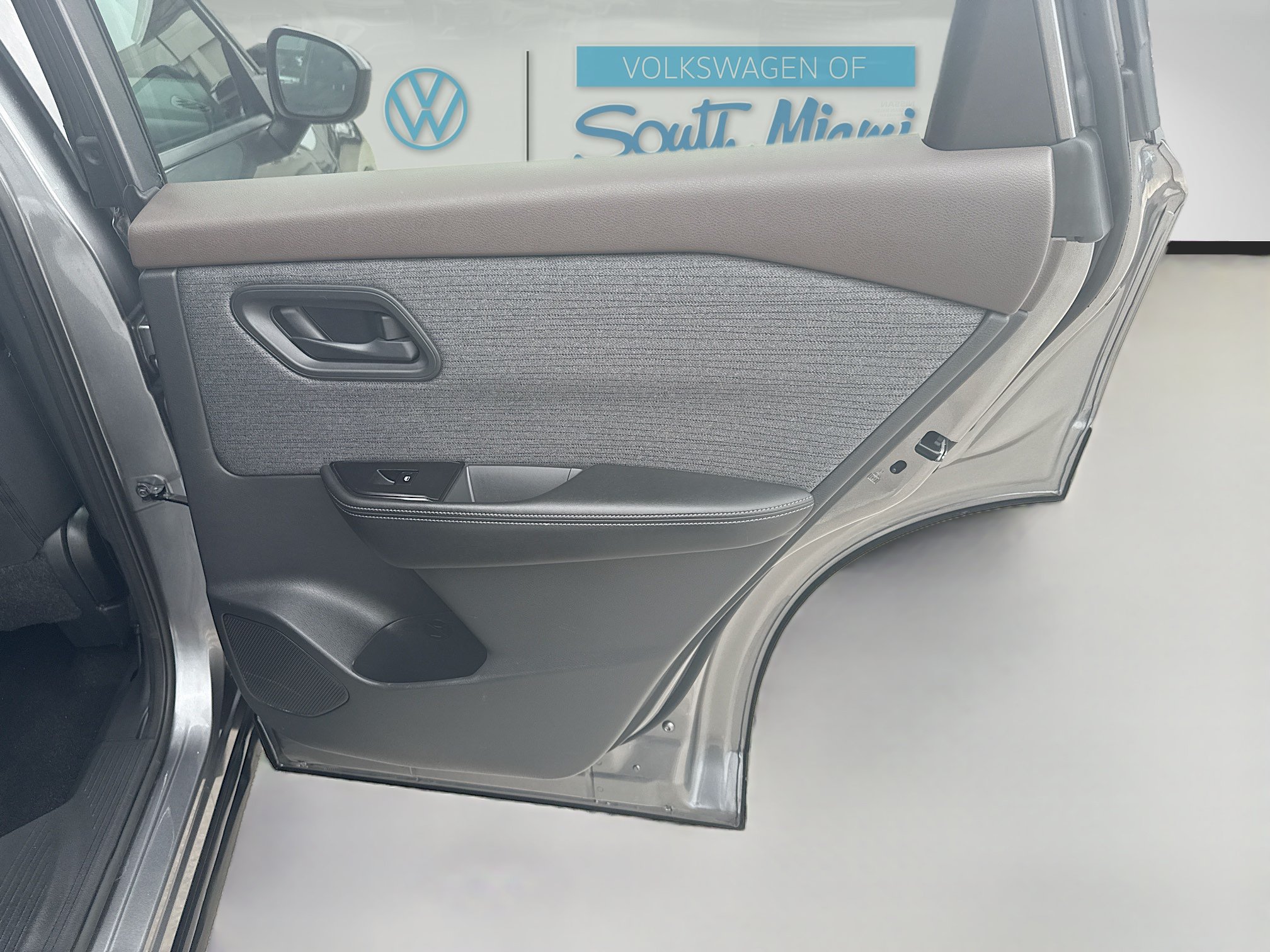 Used 2021 Nissan Rogue S FWD image 30