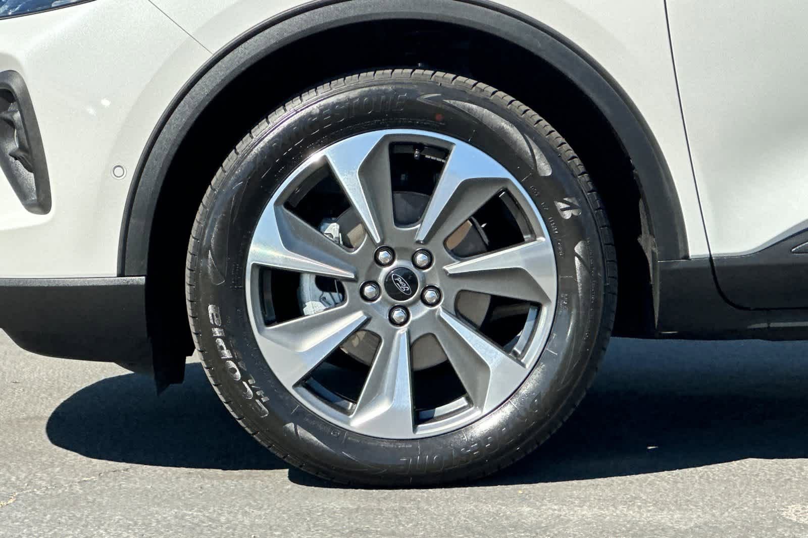 Certified 2024 Ford Escape Platinum w/ Premium Technology Package image 27