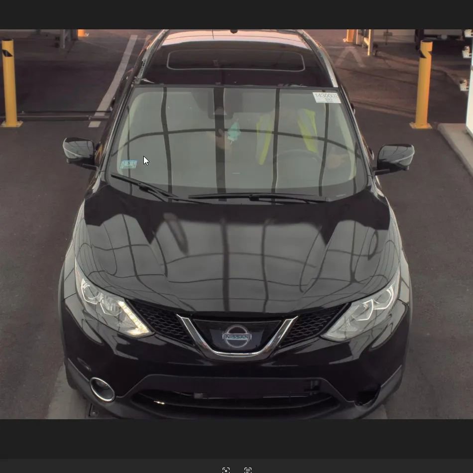 Used 2019 Nissan Rogue Sport SL w/ Premium Package image 2