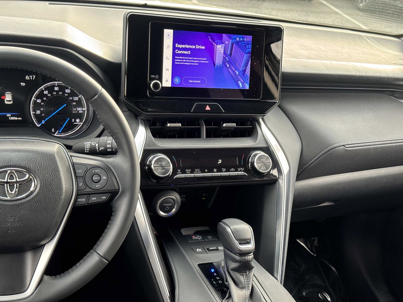 Used 2024 Toyota Venza LE image 3