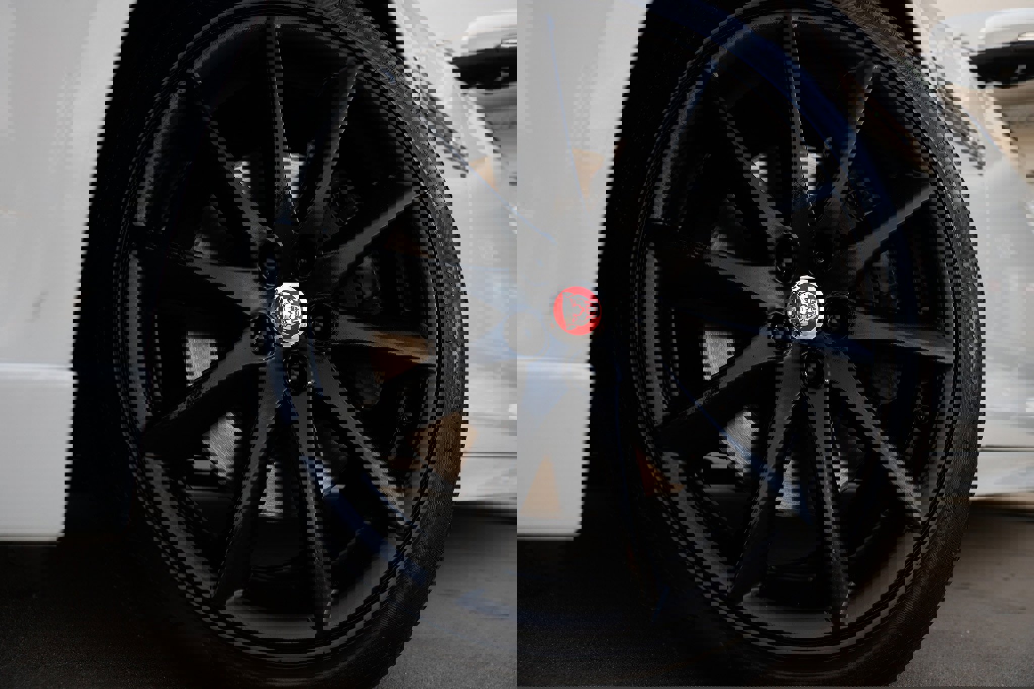 Used 2016 Jaguar XJ R-Sport image 36