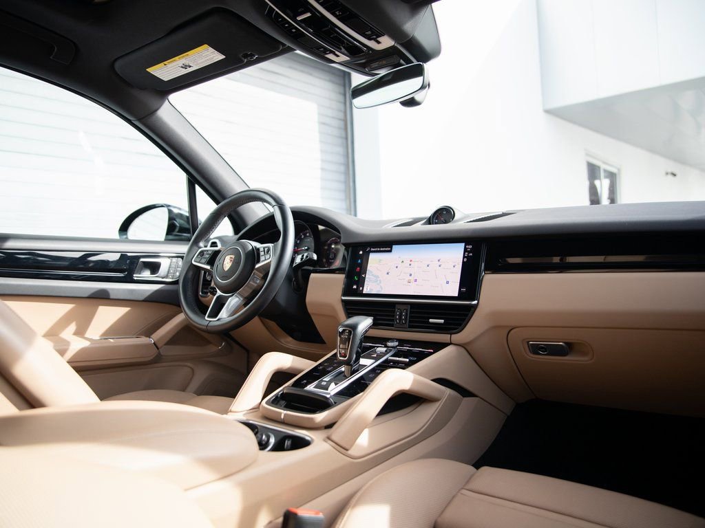 Used 2023 Porsche Cayenne image 27
