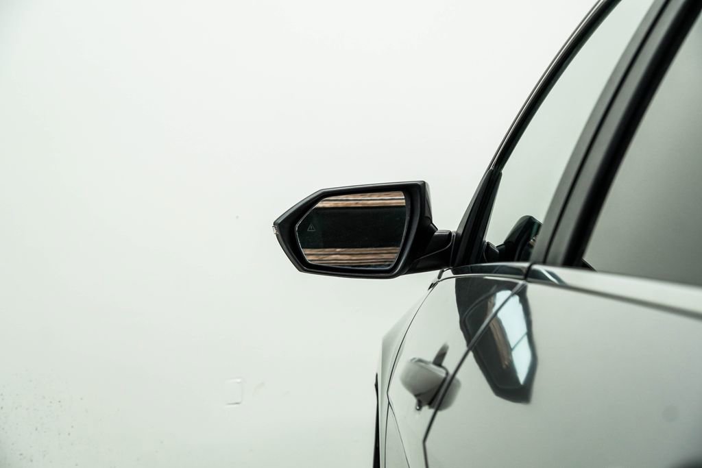 Used 2021 Hyundai Elantra Limited FWD image 14