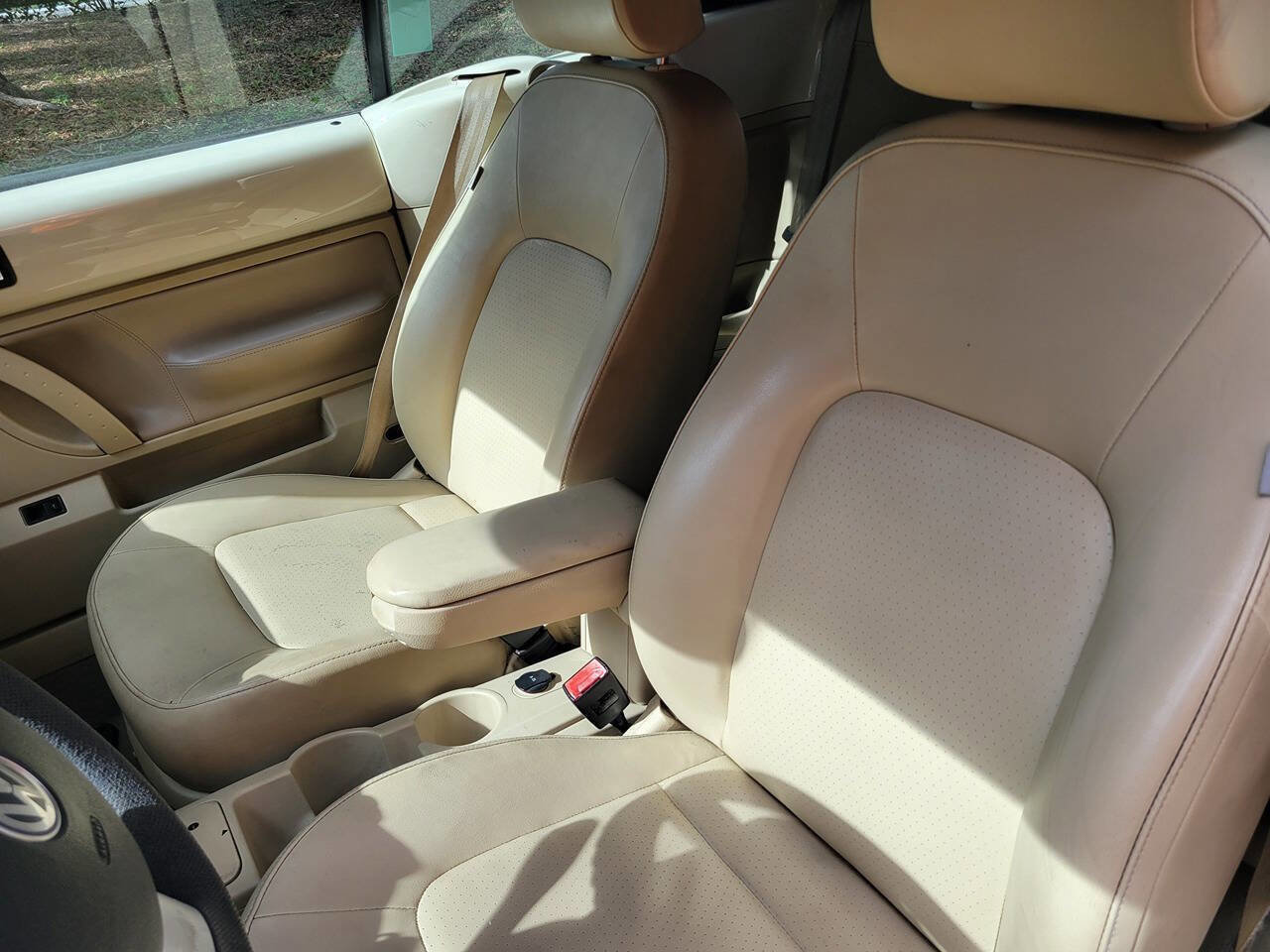 Used 2008 Volkswagen Beetle S image 17