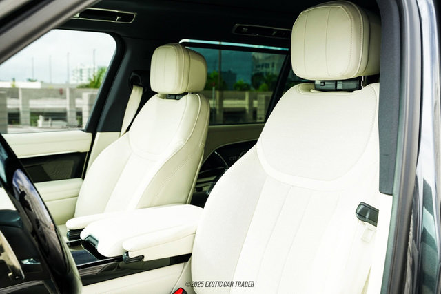 Used 2025 Land Rover Range Rover Long Wheelbase SE image 32