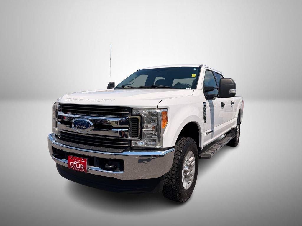 Used 2017 Ford F250 XLT AWD/4WD image 2