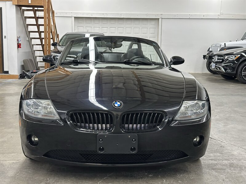 Used 2005 BMW Z4 3.0i RWD image 6