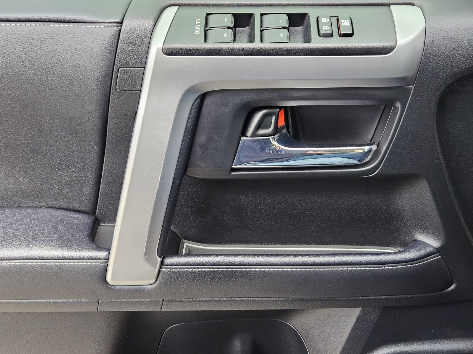 Used 2023 Toyota 4Runner SR5 Premium image 33