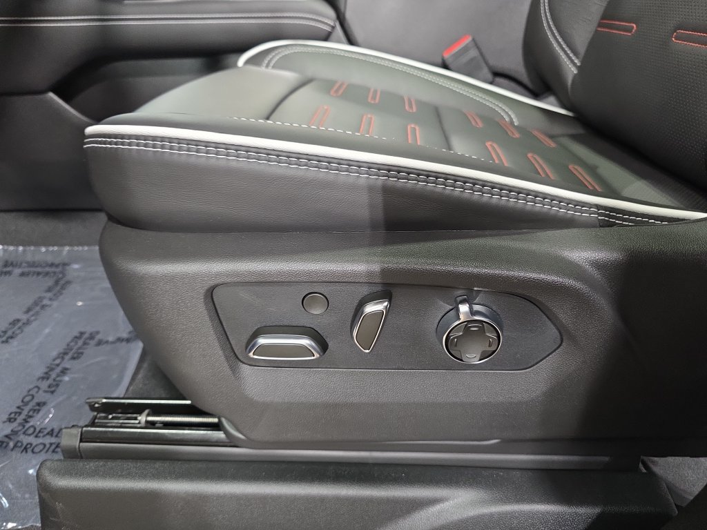 New 2026 GMC Yukon AT4 Ultimate AWD/4WD image 31