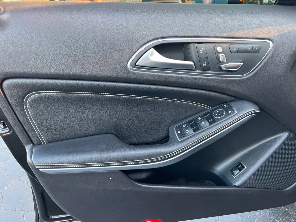 Used 2019 Mercedes-Benz GLA 250 4MATIC image 11