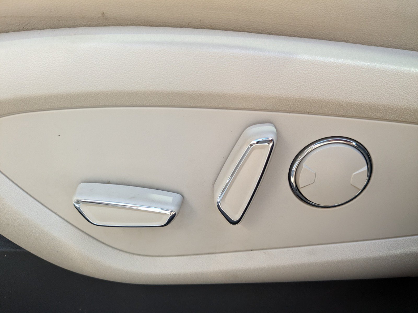 Used 2020 Lincoln Nautilus FWD w/ Equipment Group 101A image 18