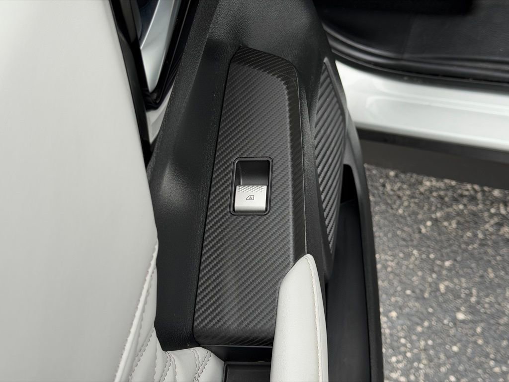 Used 2023 Mitsubishi Outlander SEL image 18