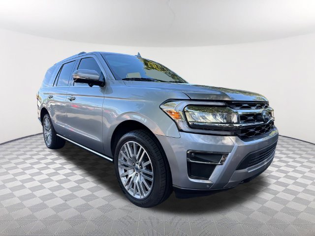 Used 2024 Ford Expedition Limited AWD/4WD image 3