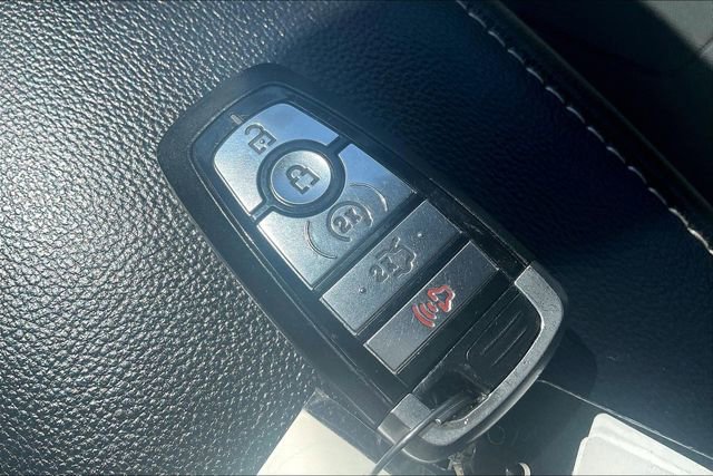 Used 2019 Ford Fusion Energi Titanium image 11