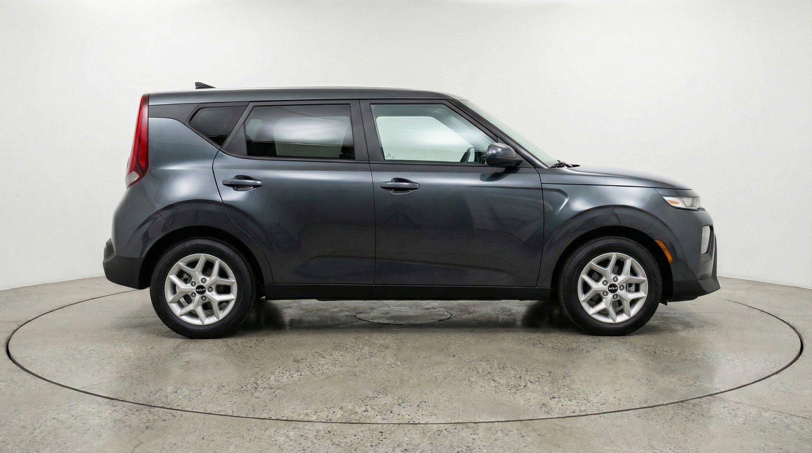 Used 2025 Kia Soul LX w/ LX Technology Package FWD image 11