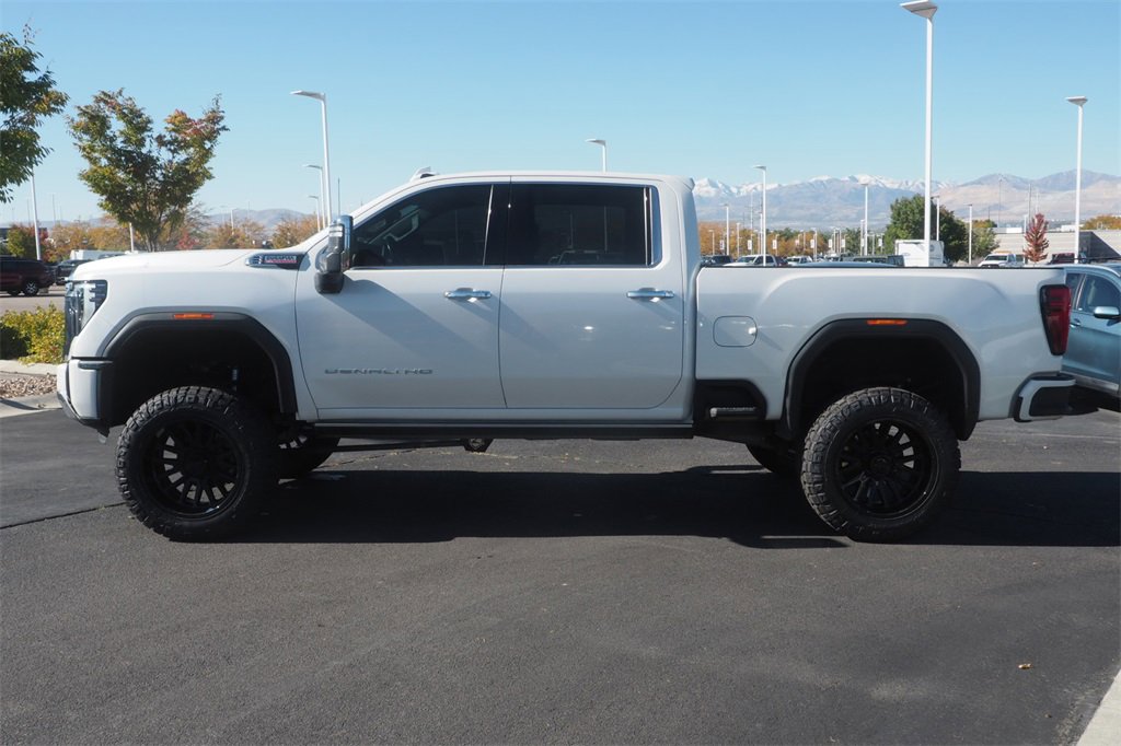 Used 2024 GMC Sierra 3500 Denali w/ Denali Reserve Package image 7