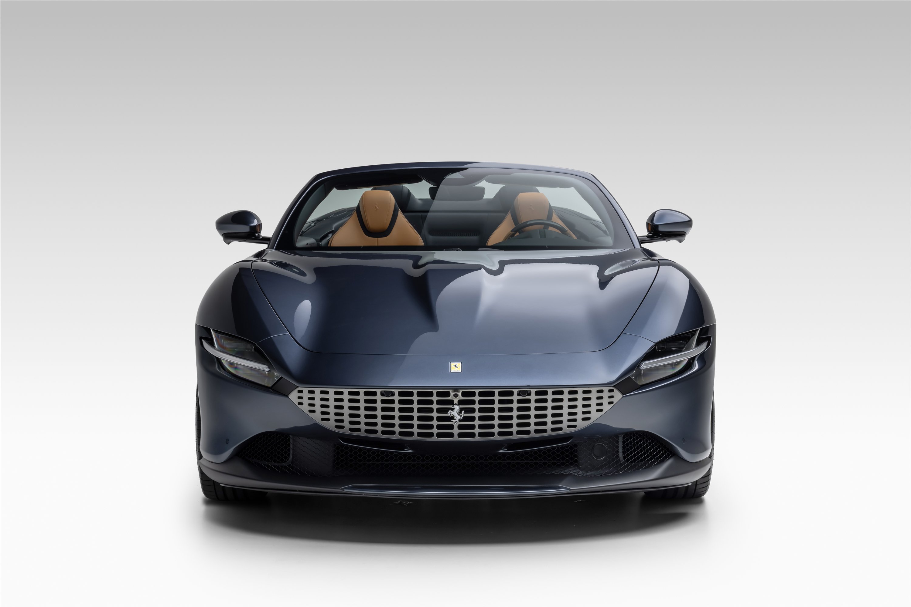 Used 2025 Ferrari Roma Spider RWD image 5