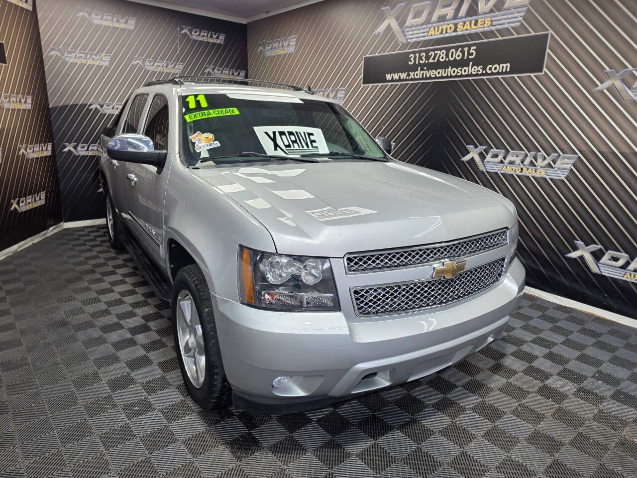 Used 2011 Chevrolet Avalanche LTZ RWD image 6