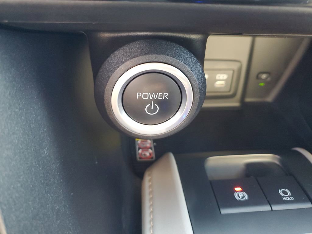 Certified 2023 Toyota Venza LE image 27