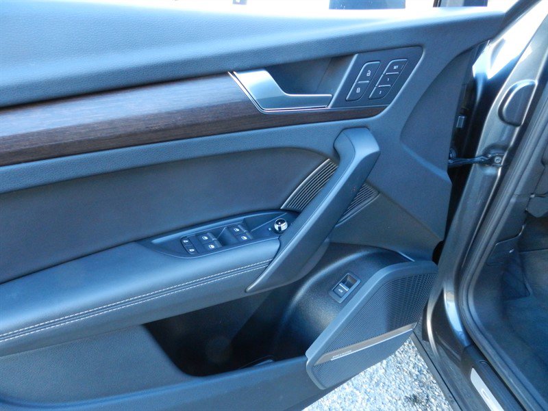 Used 2023 Audi Q5 2.0T Premium Plus w/ Premium Plus Package AWD/4WD image 45