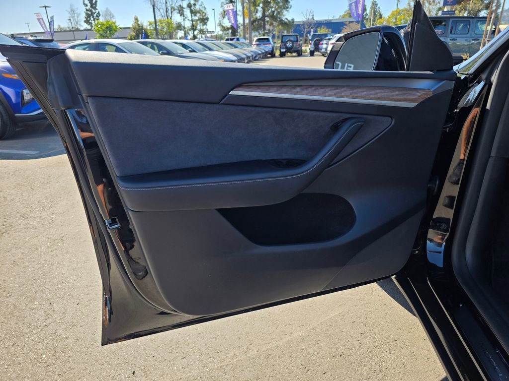 Used 2025 Tesla Model Y Performance image 21