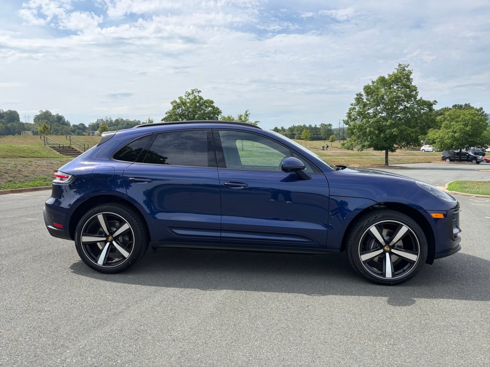 New 2026 Porsche Macan AWD/4WD image 8