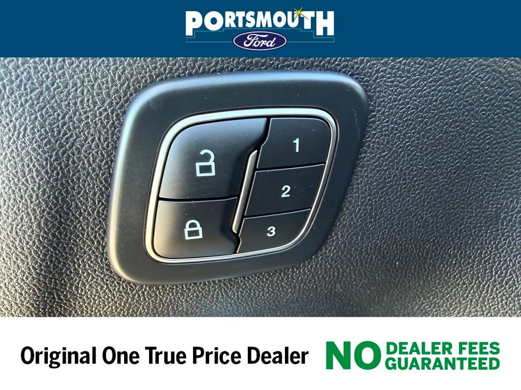 Used 2025 Ford Escape ST-Line Elite w/ Premium Technology Package image 24