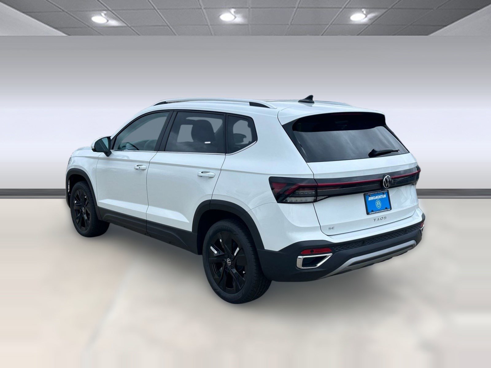 New 2026 Volkswagen Taos SE image 3