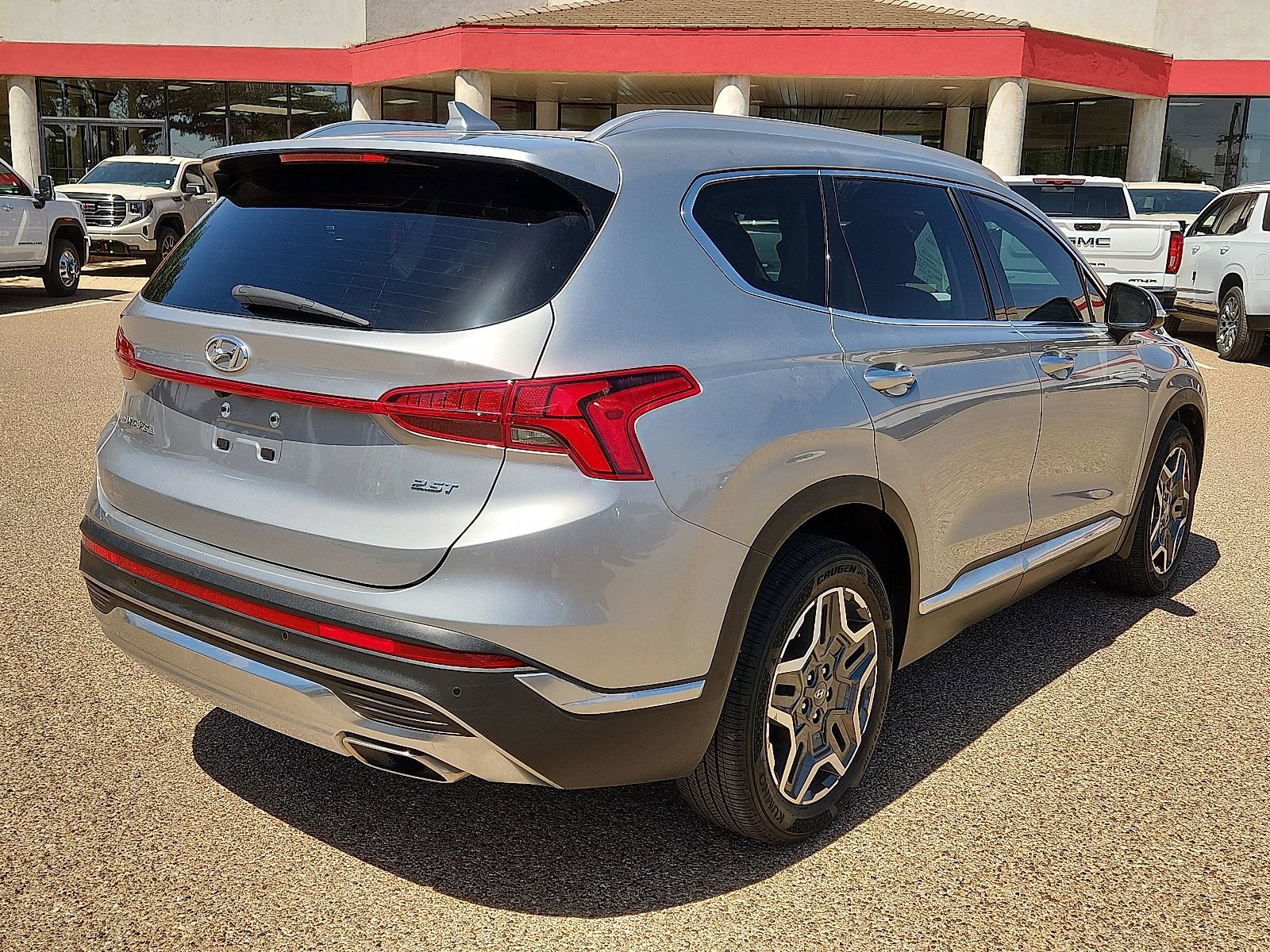 Used 2022 Hyundai Santa Fe Limited FWD image 4