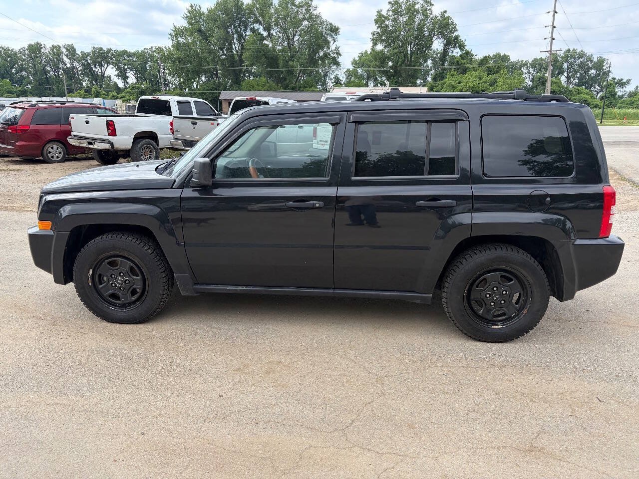 Used 2010 Jeep Patriot Sport FWD image 2