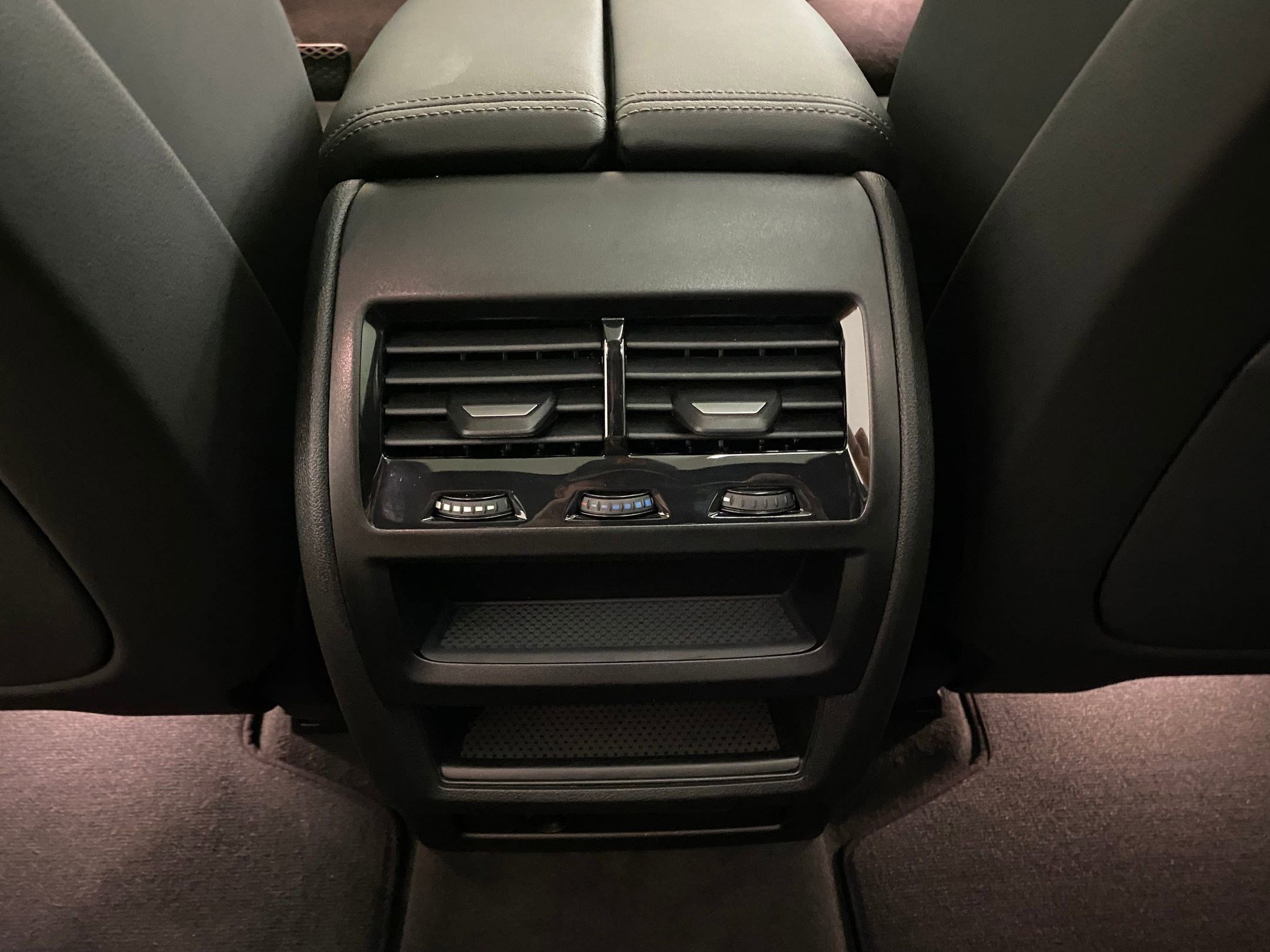 Used 2026 BMW X5 xDrive40i w/ Premium Package image 29